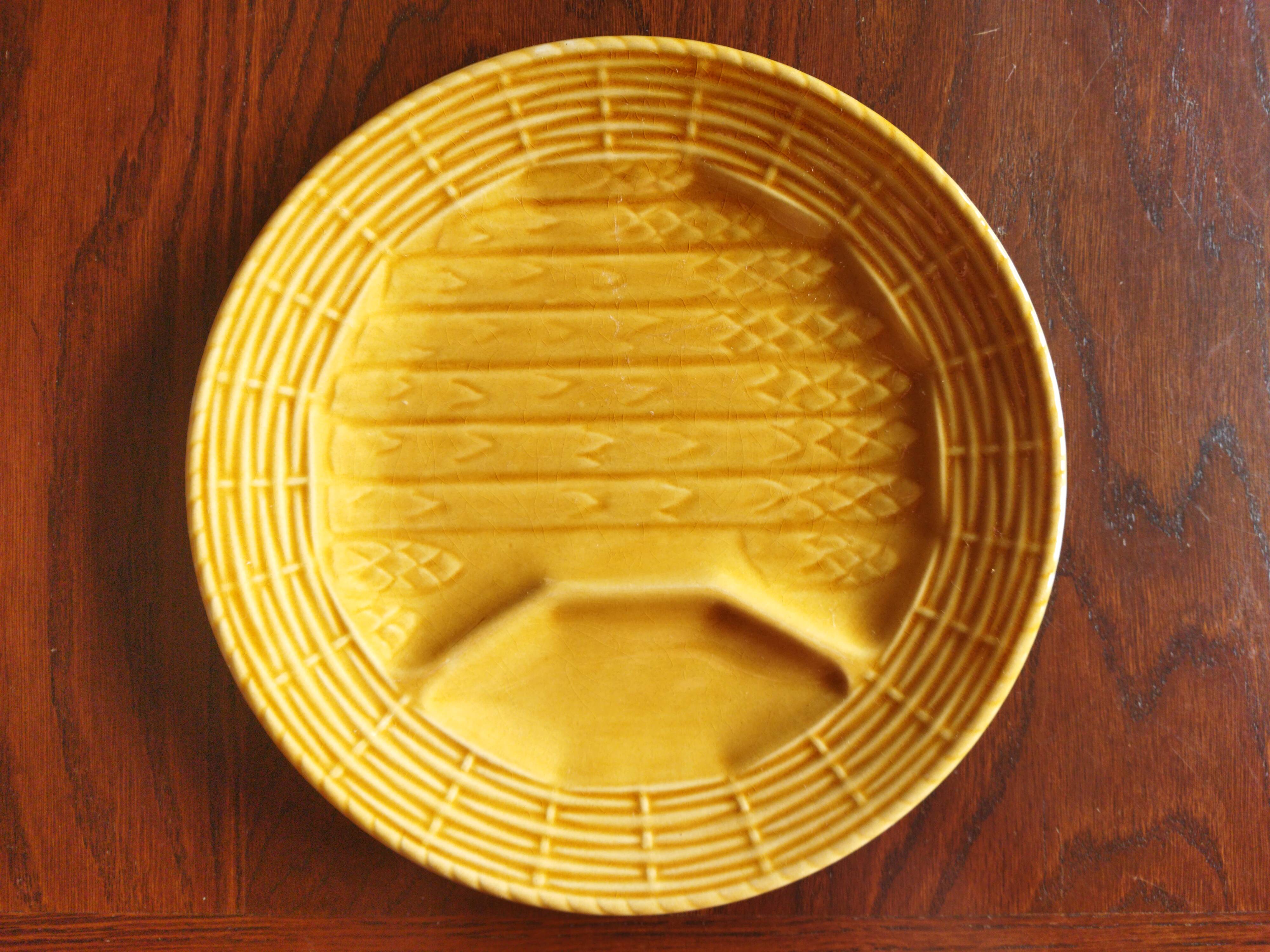 2 Sarreguemines asparagus plates