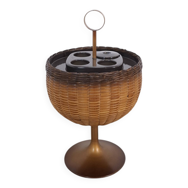 Bar portable, seau à vin en rotin et plastique