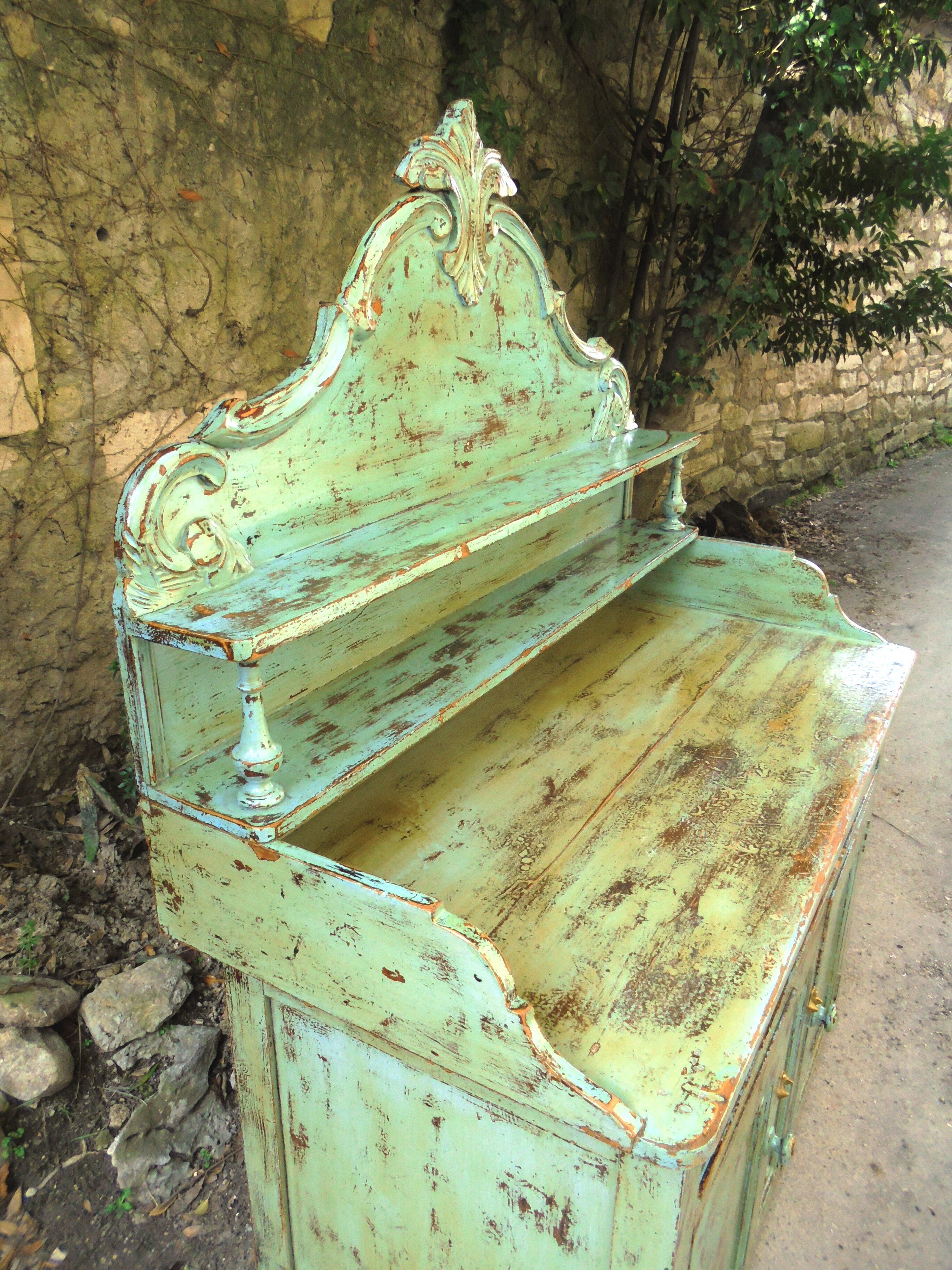 English buffet with dissociable shelf