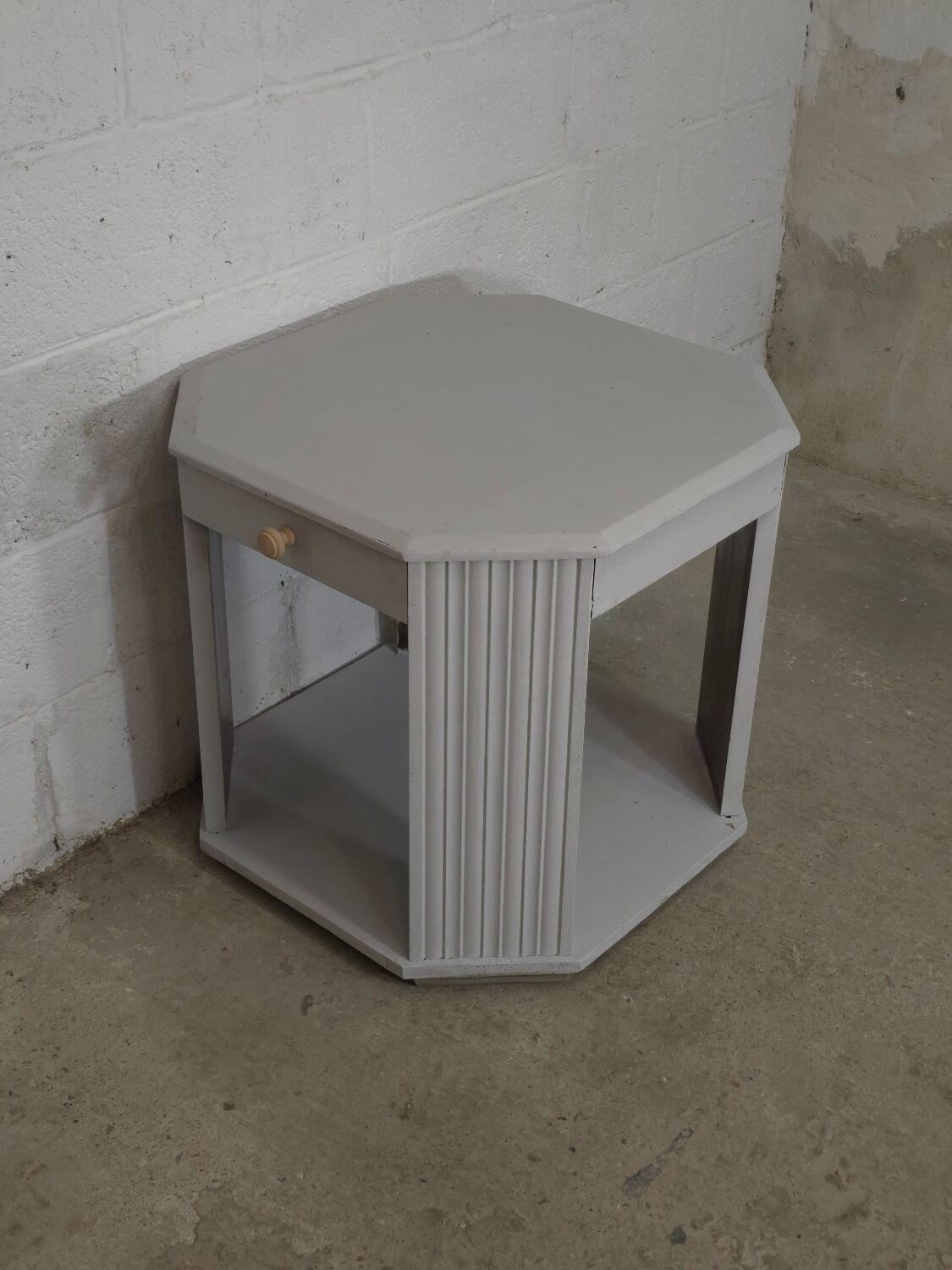 Art Deco side table repainted in "stormy" grey white