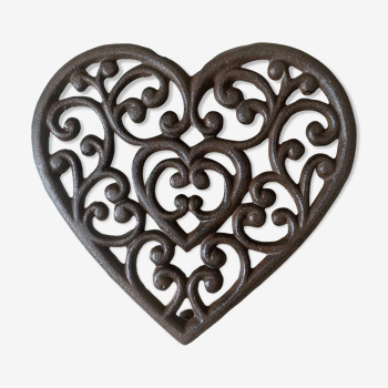 Cast iron heart trivet