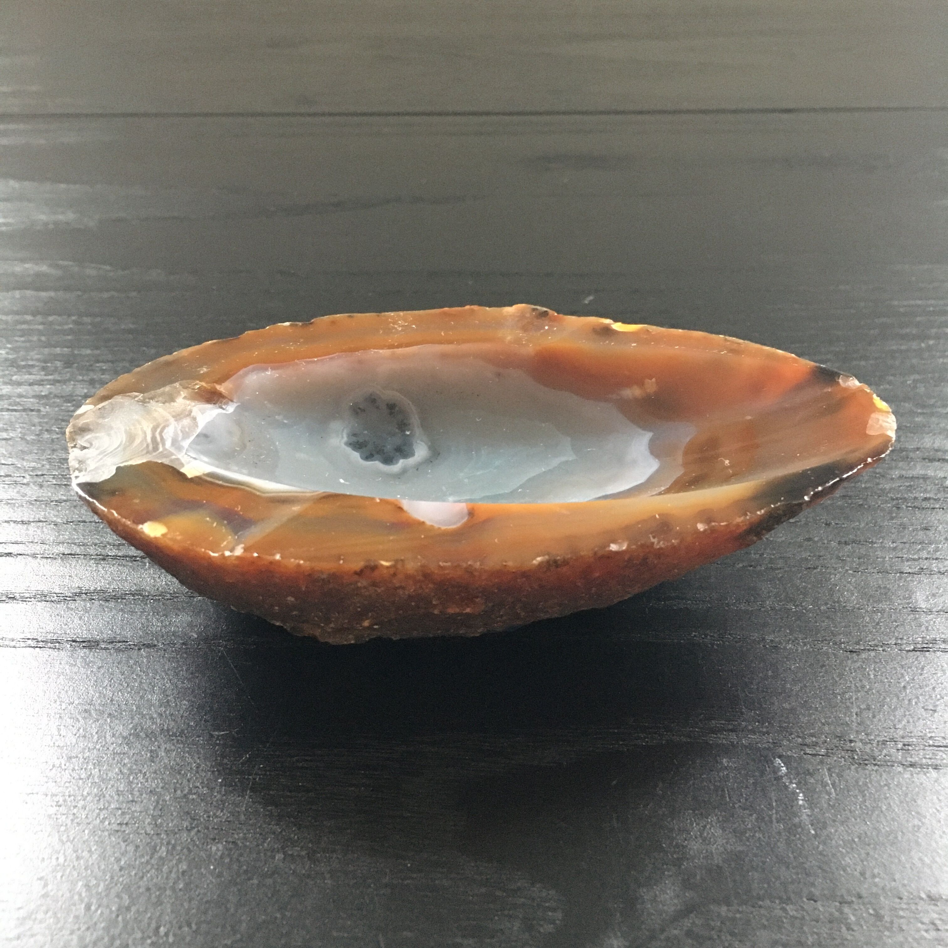 Ashtray in brown agatha