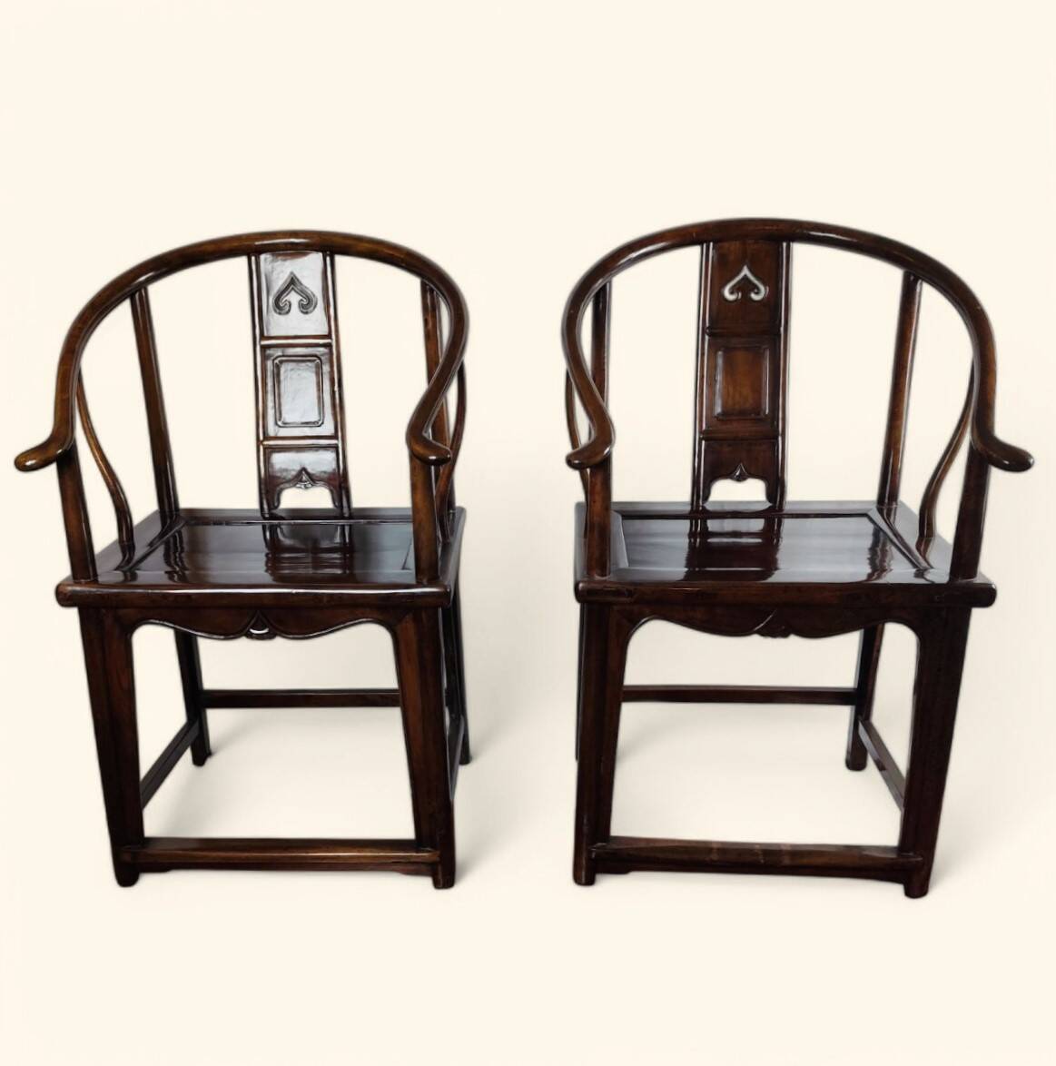Pair of Horse-shoe Iron Armchairs in Catalpa Wood, China, 19th Century - Qing Dynasty.