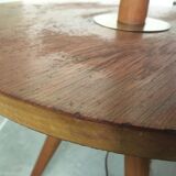 Tripod tablet lamppost