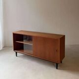 Buffet Musterring en teck des années 1960.