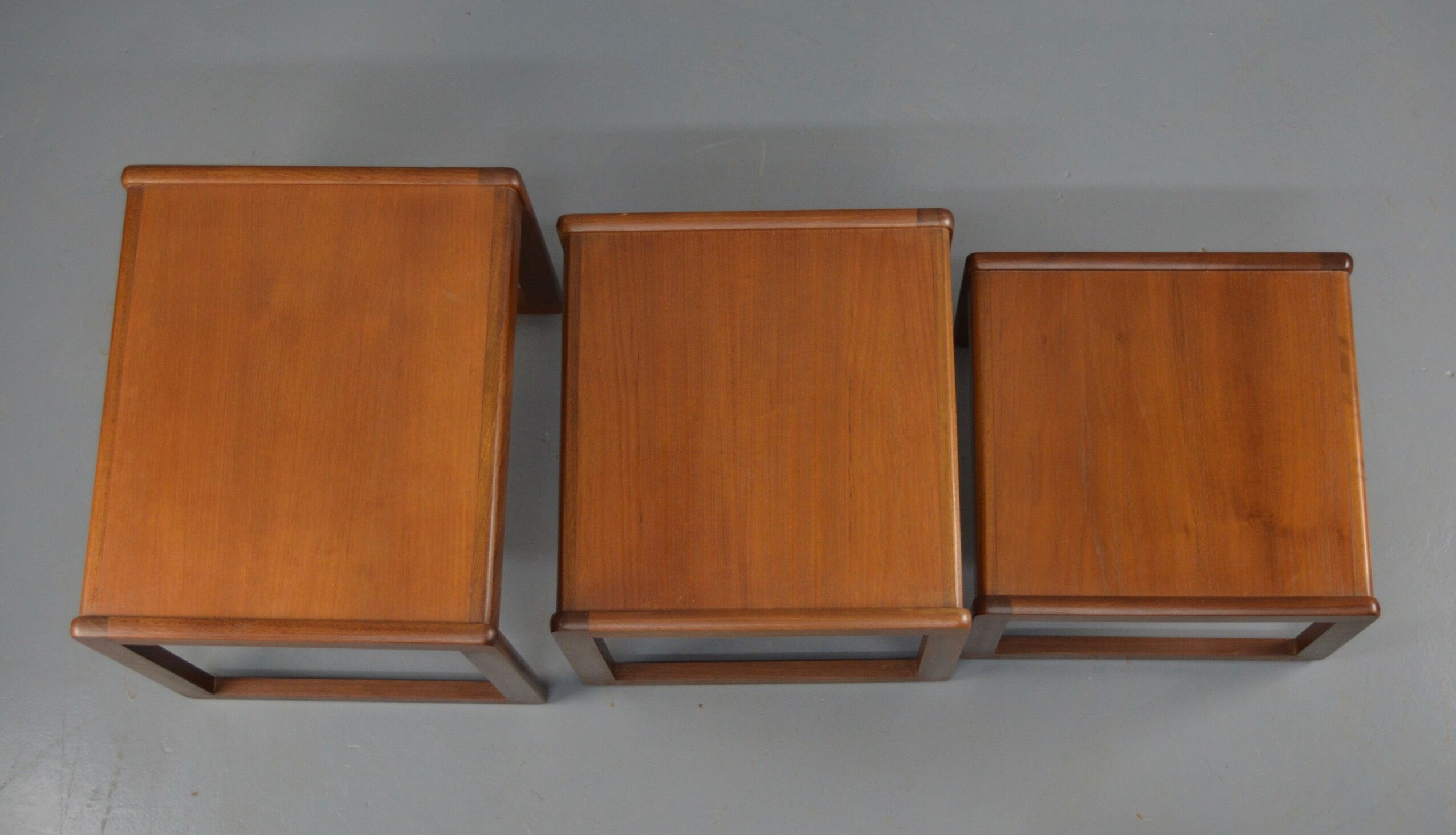 Pull out tables 1960