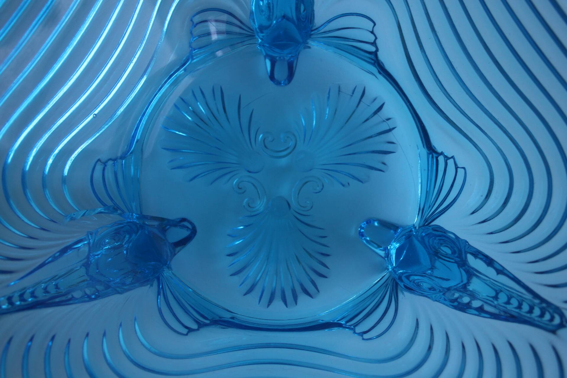 Rare Art Deco Glass Josef Inwald With Fish Feet Bowl-Gorgeous Rich Blue