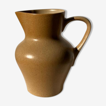 Small pitcher in light beige sandstone