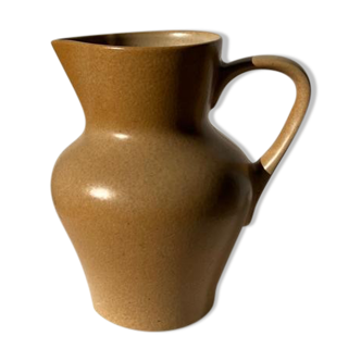 Small pitcher in light beige sandstone