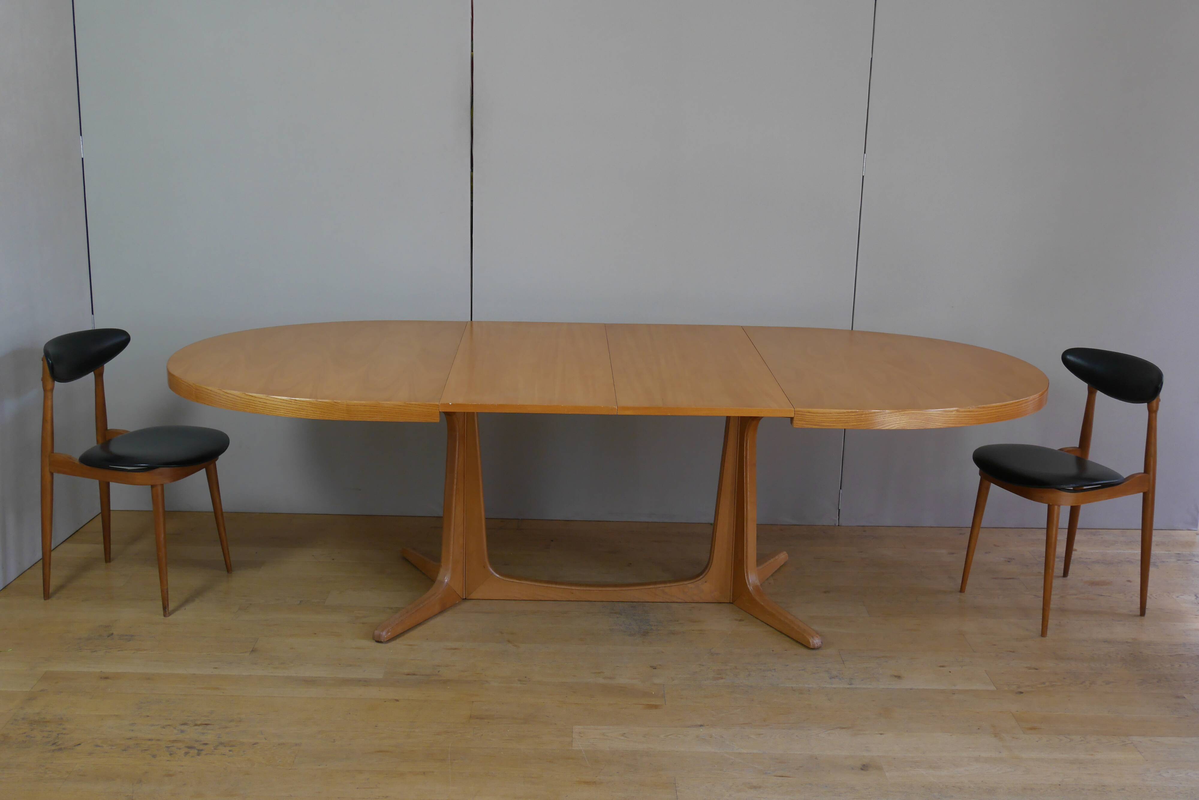 Oval table with 2 extensions baumann vintage central foot
