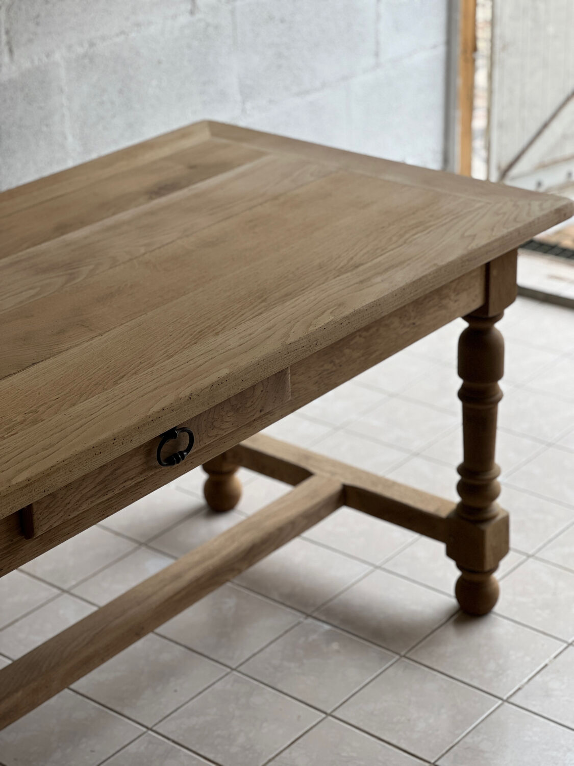 Farm table and its 2 solid oak benches.