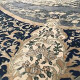 Floral pattern rug