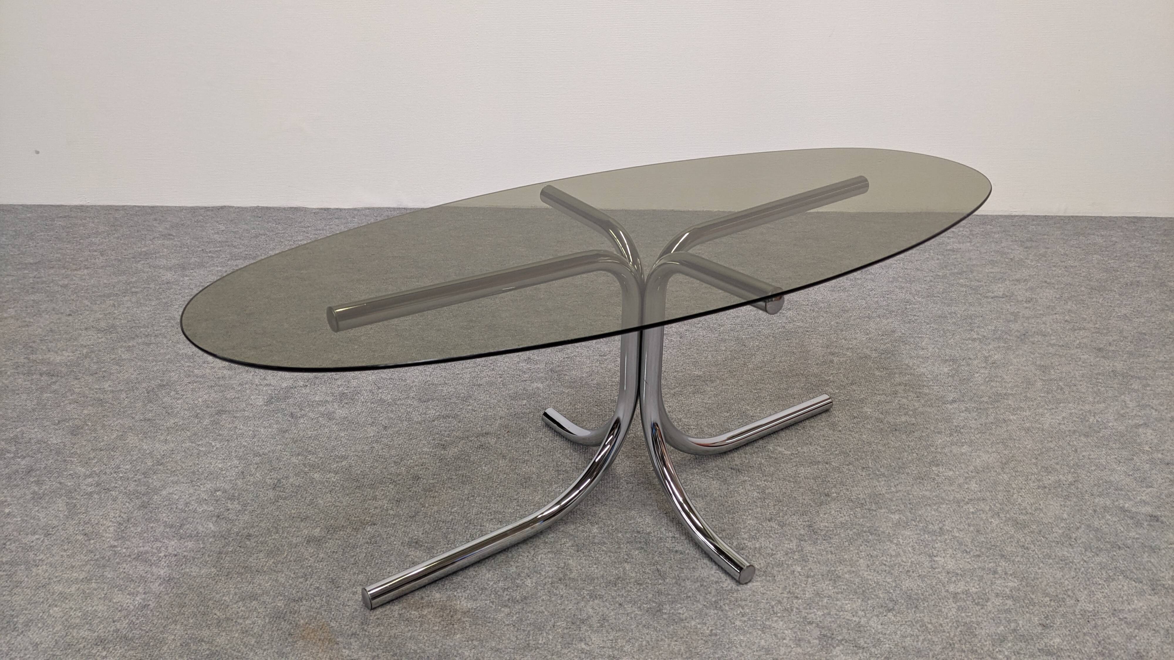 Space age coffee table in tubular and smoked glass, 60s-70s