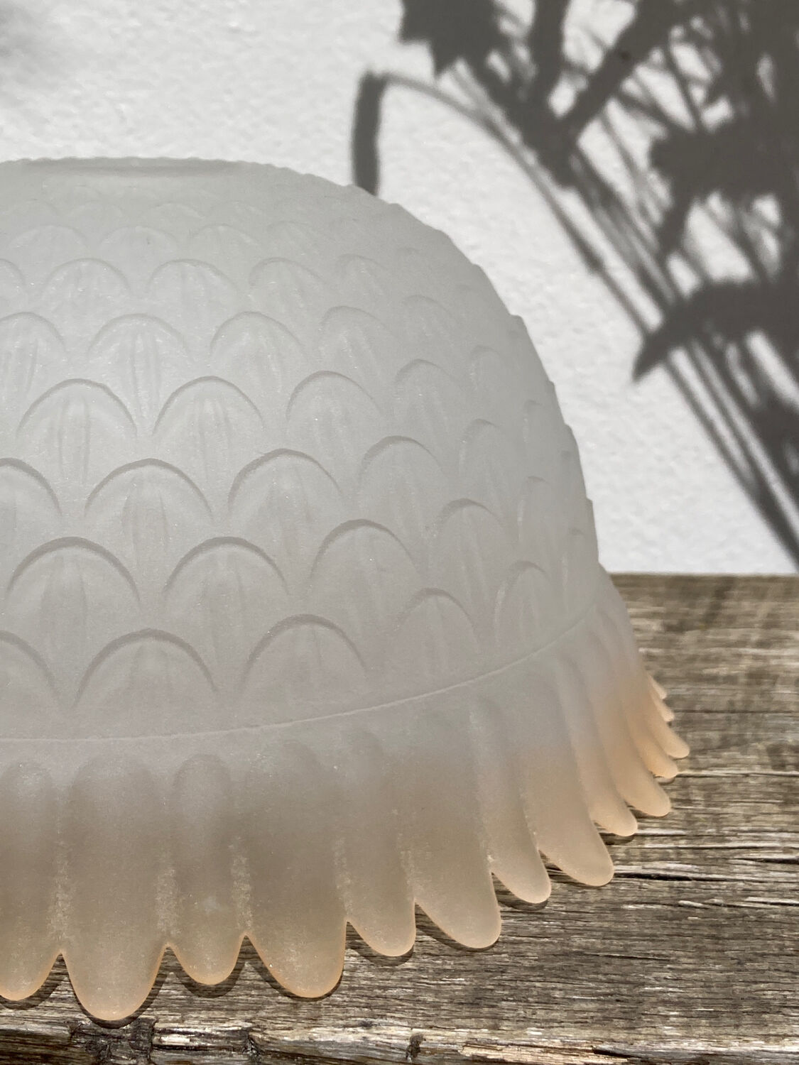 Antique white frosted glass or pendant lamp