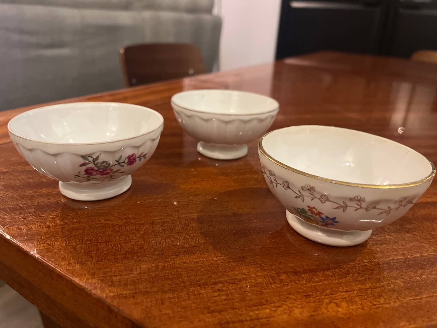 Lot of mini vintage porcelain bowls