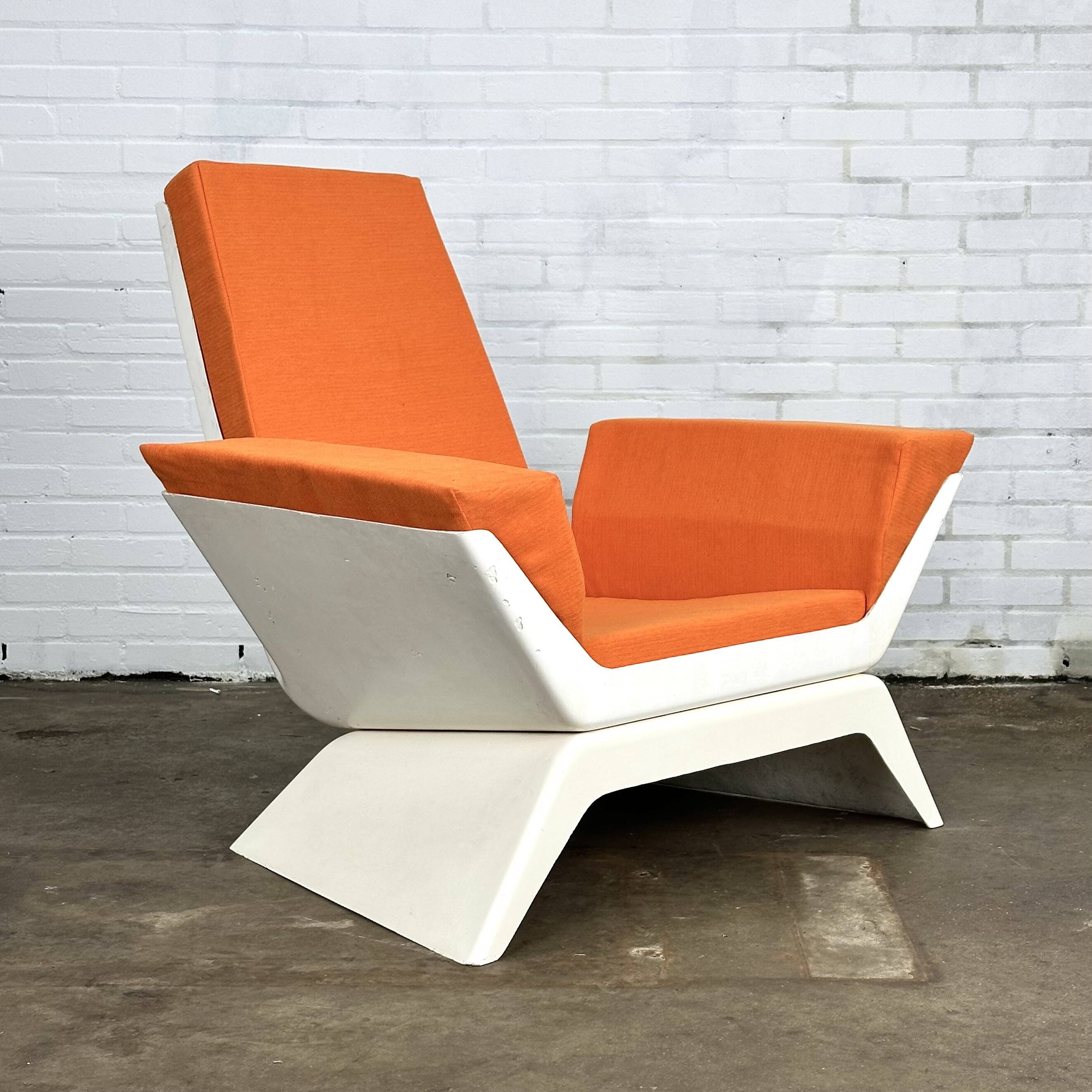 Fauteuil unique de l'ère spatiale