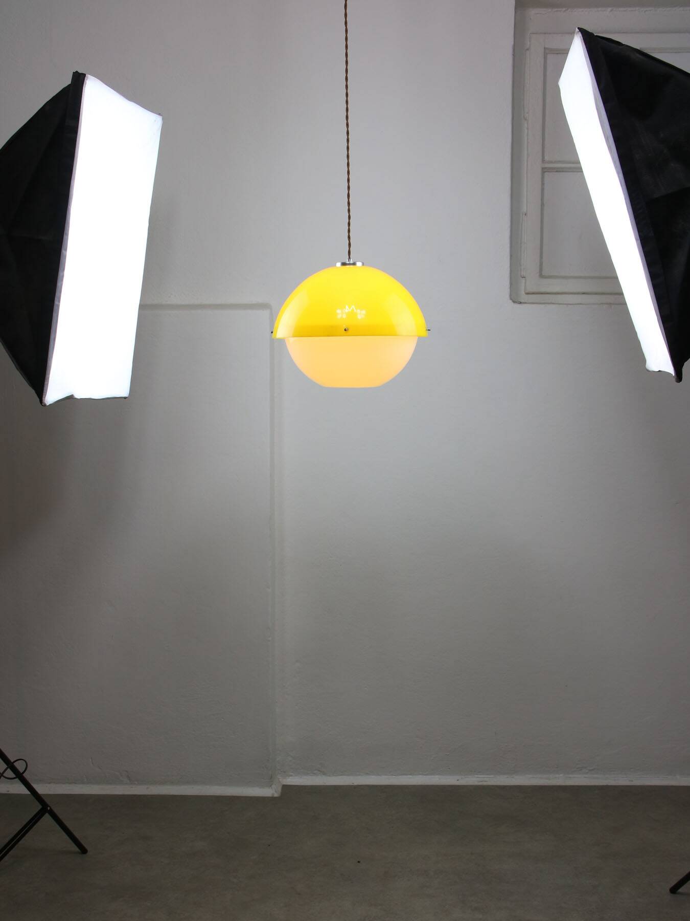 Italian Space Age Yellow Plexiglass Pendant Lamp, 1970s