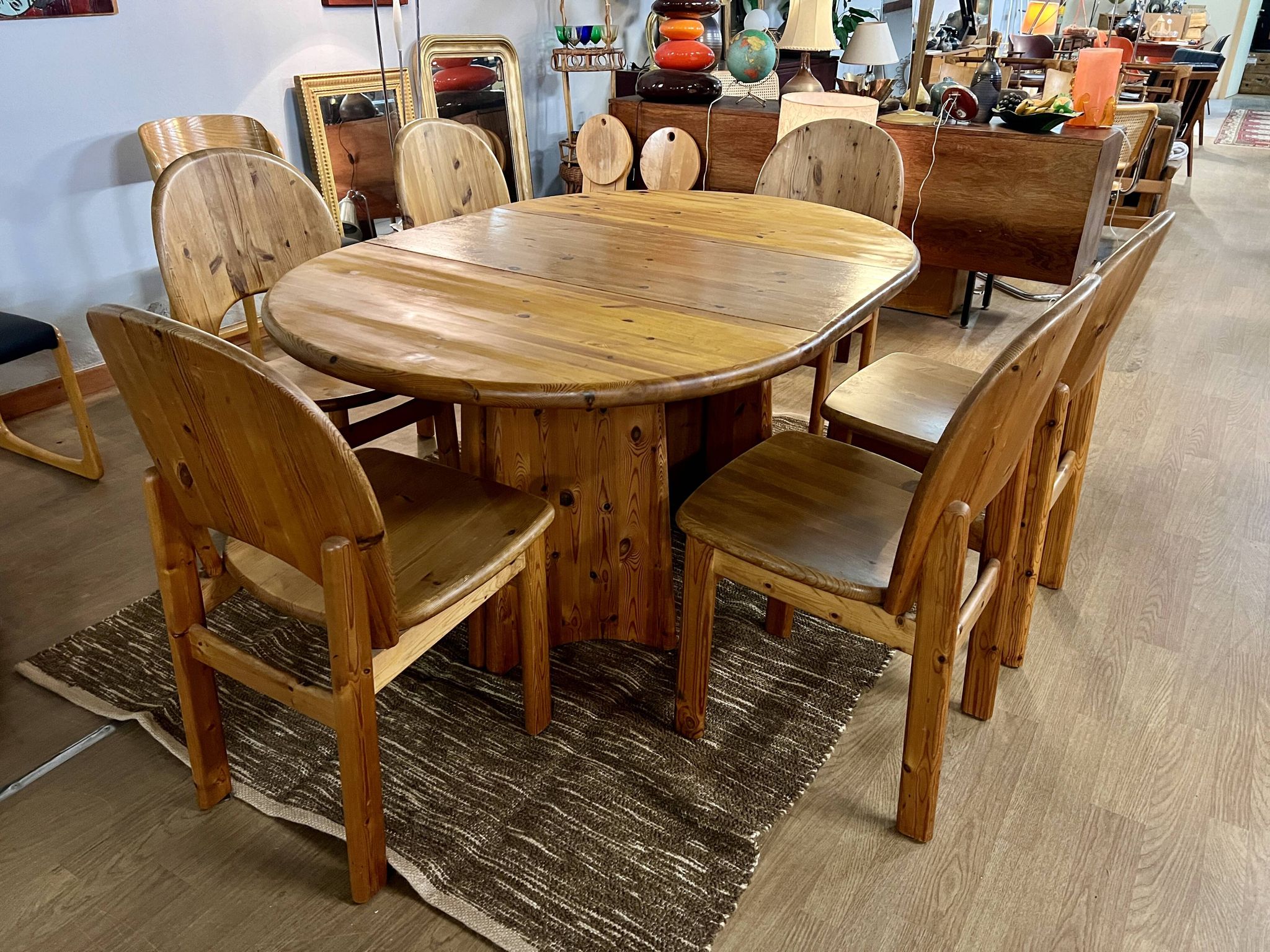 Large Scandinavian pine table - 6 chairs