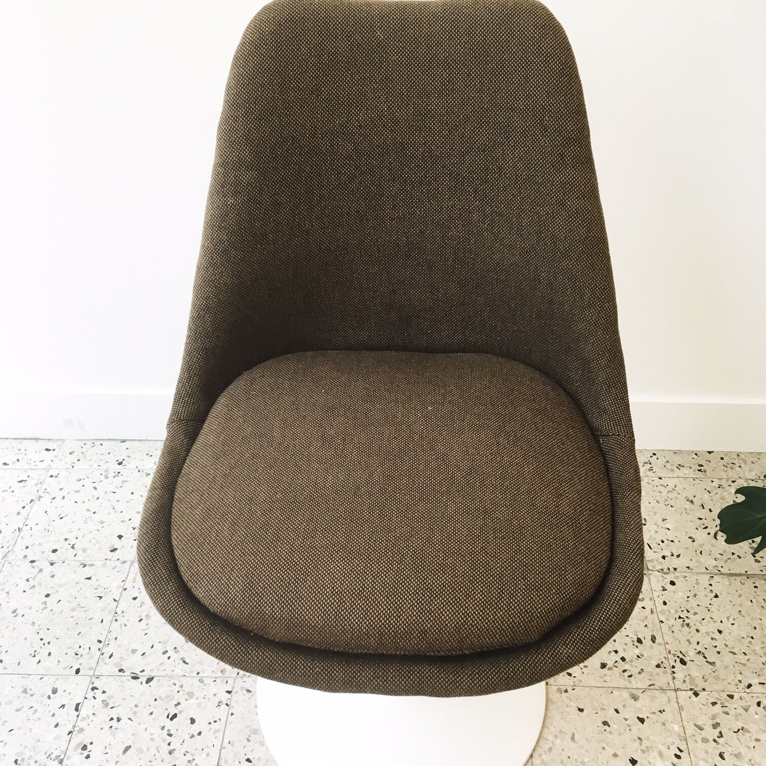 Eero Saarinen Tulip chair, produced by De Coene Courtrai