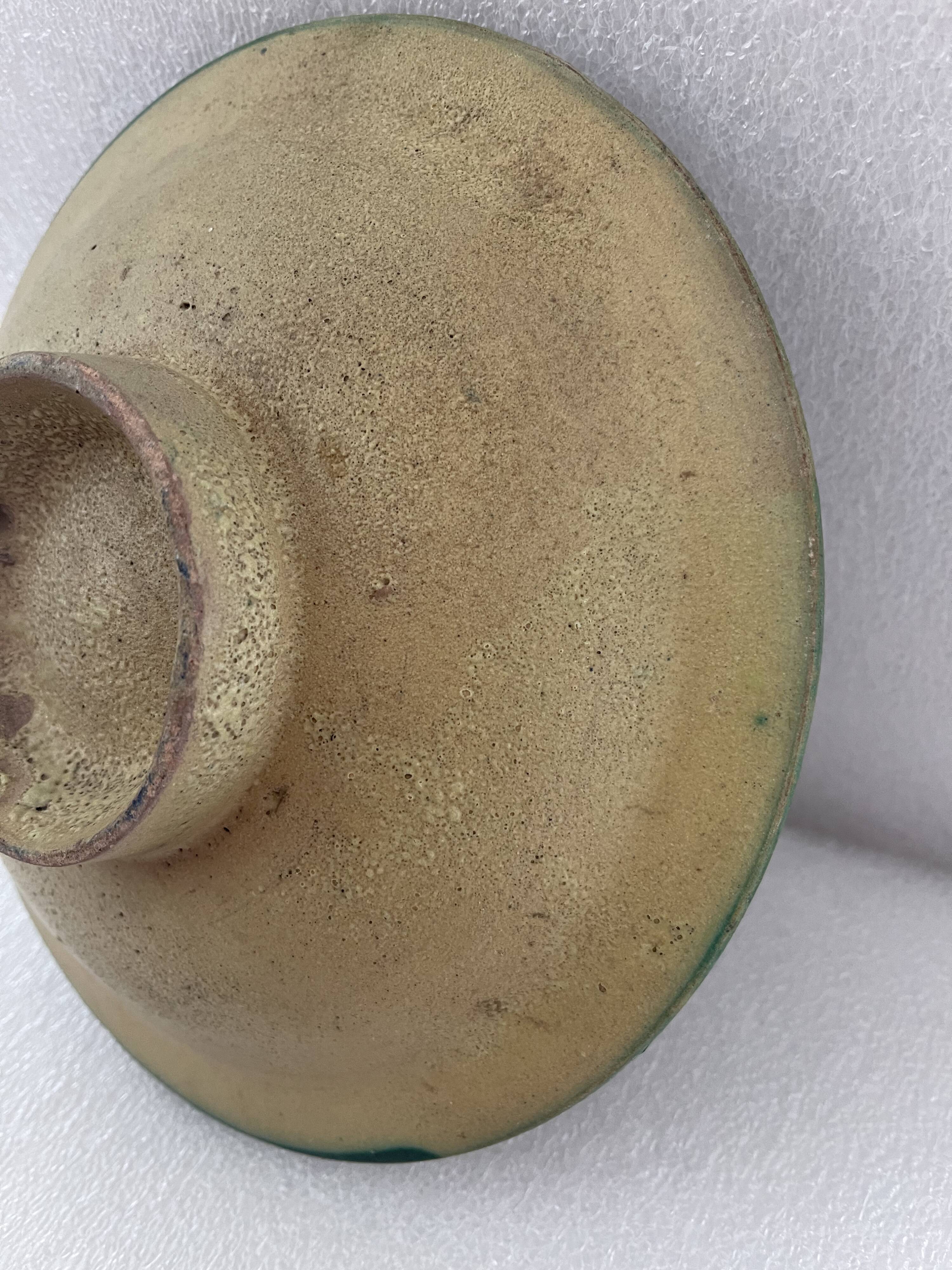 Tunisia ceramic flat glaze cream not very dense diameter 23 cm XVII or XVIII