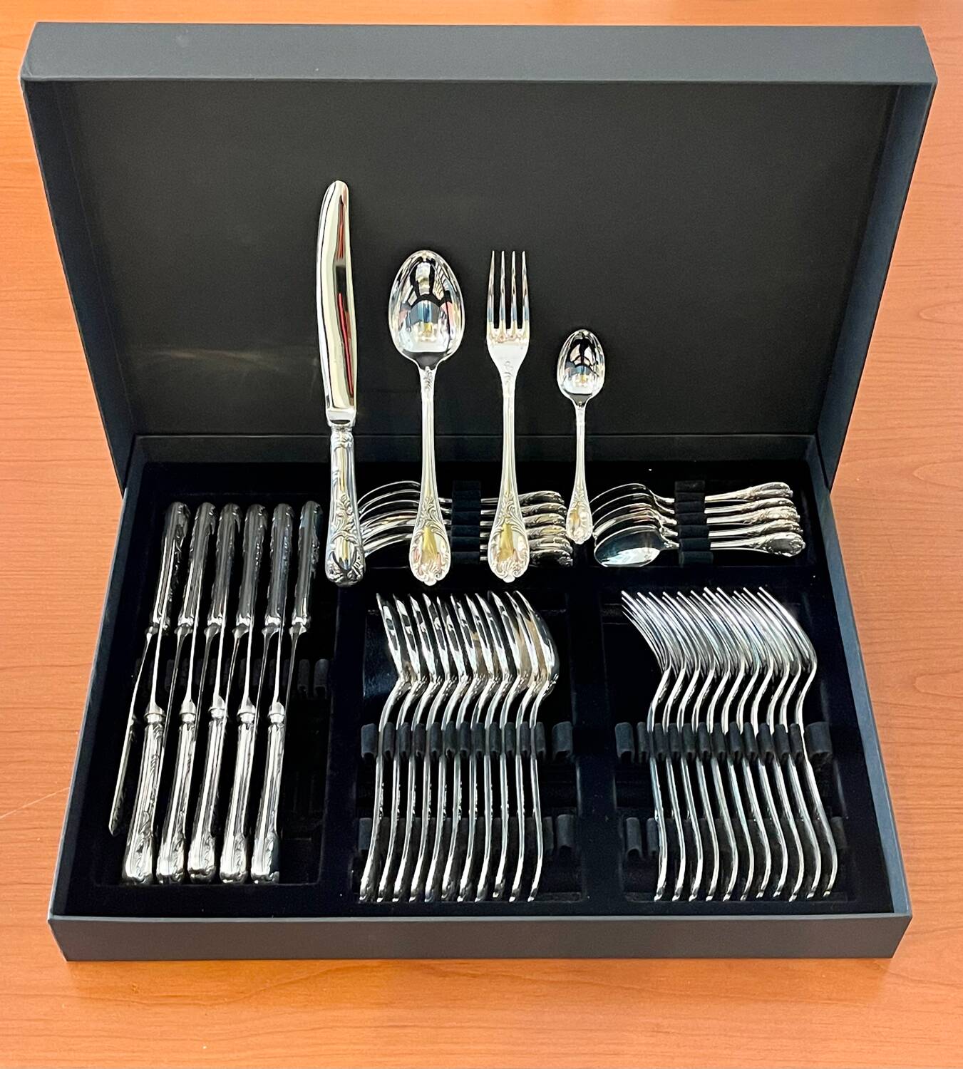Christofle Marly, 48-piece cutlery set for 12 people, excellent condition