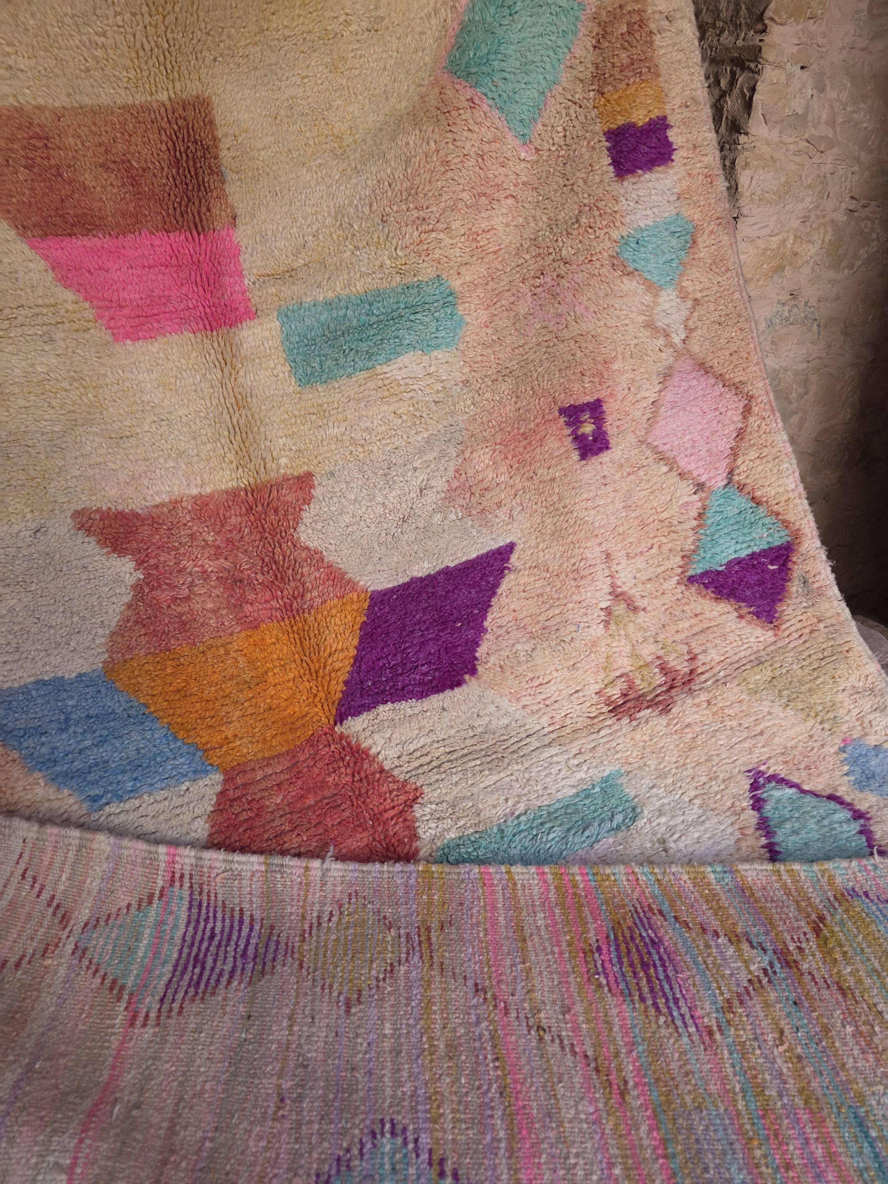 Tapis berbère de Boujaad couleurs pastel 260 x 160 cm