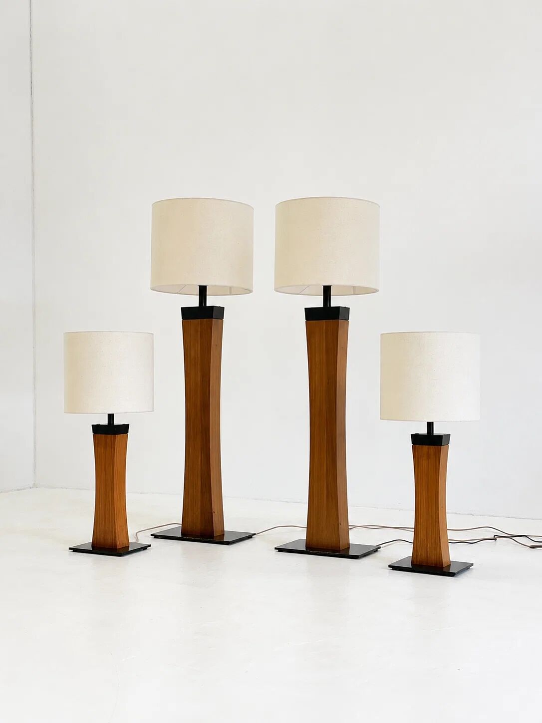 Italian mid-century teak table lamp