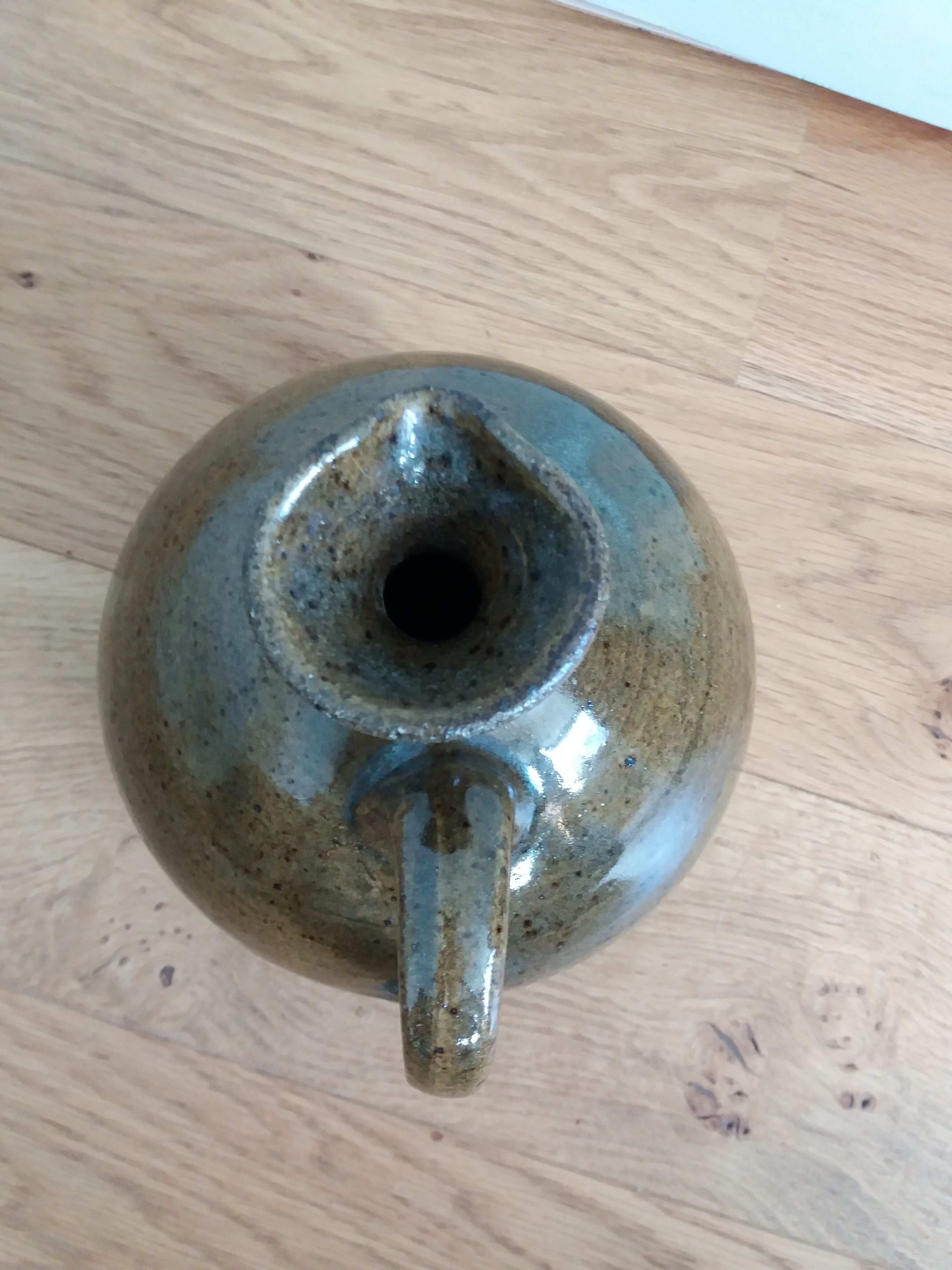 Vase pitcher ball candy sandstone pyrite artisanal pottery of the Bois de Laud