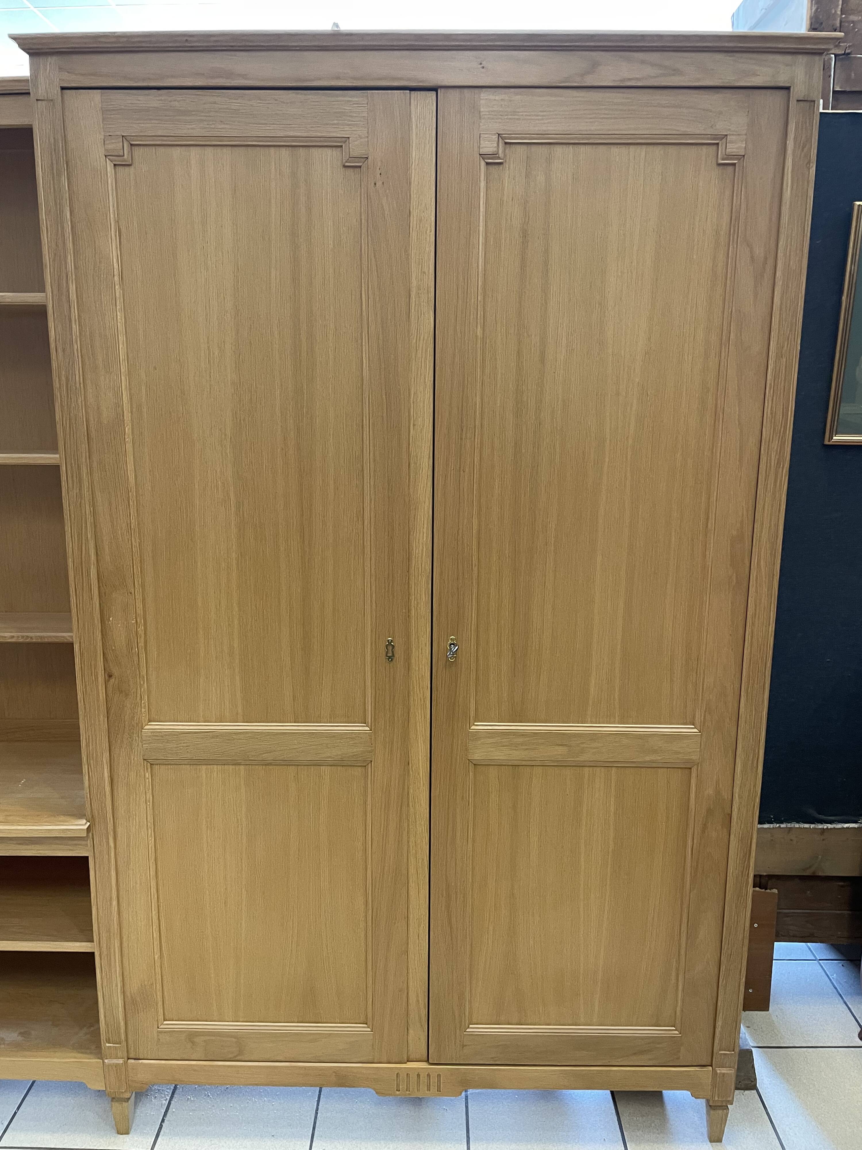 Wardrobe in solid oak
