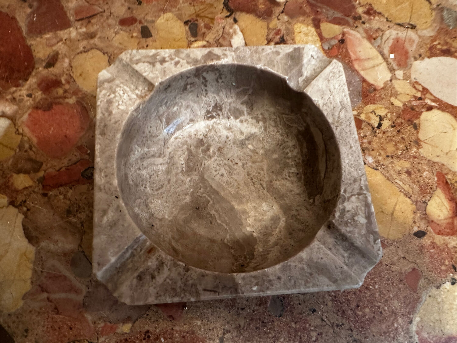 Ashtray, beige marble catch-all.