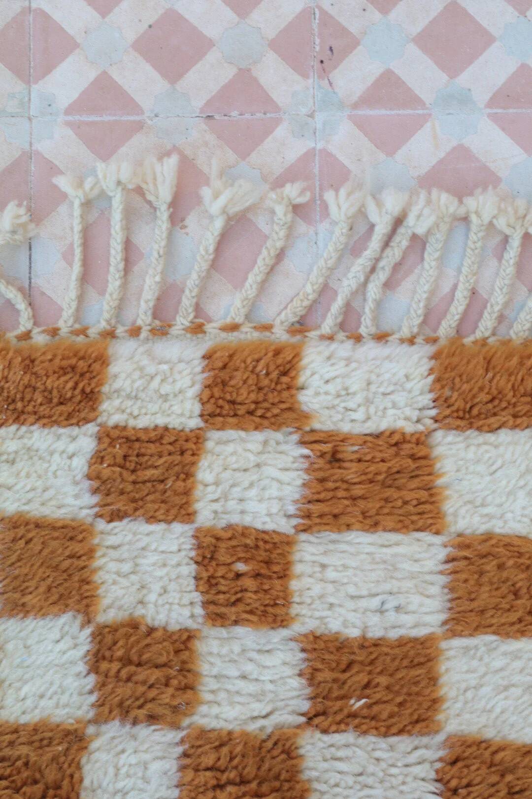 Berber rug in brown and beige check pattern - 206 x 154 cm