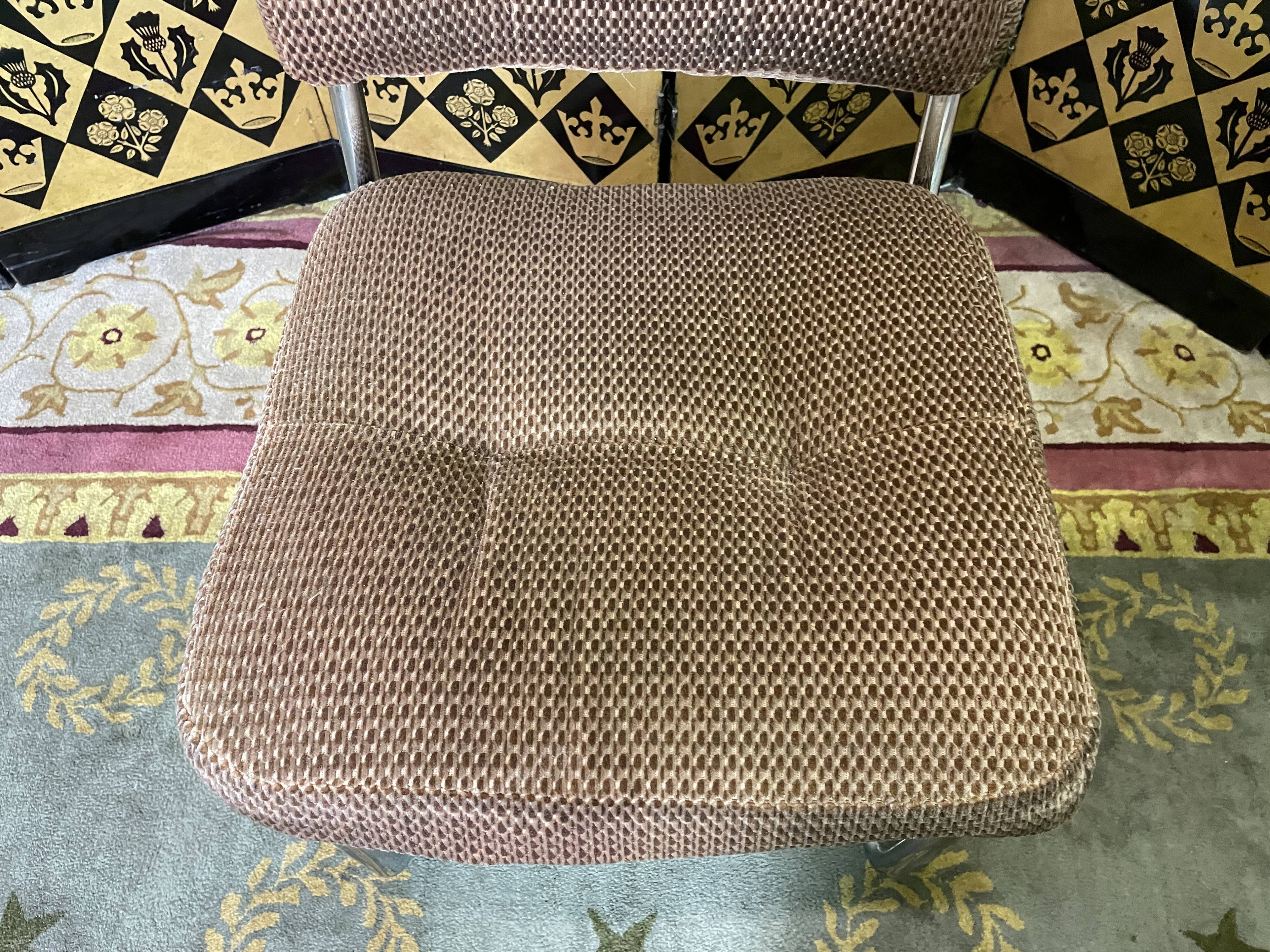 Suite de 6 chaises tubulaires chromées 1970