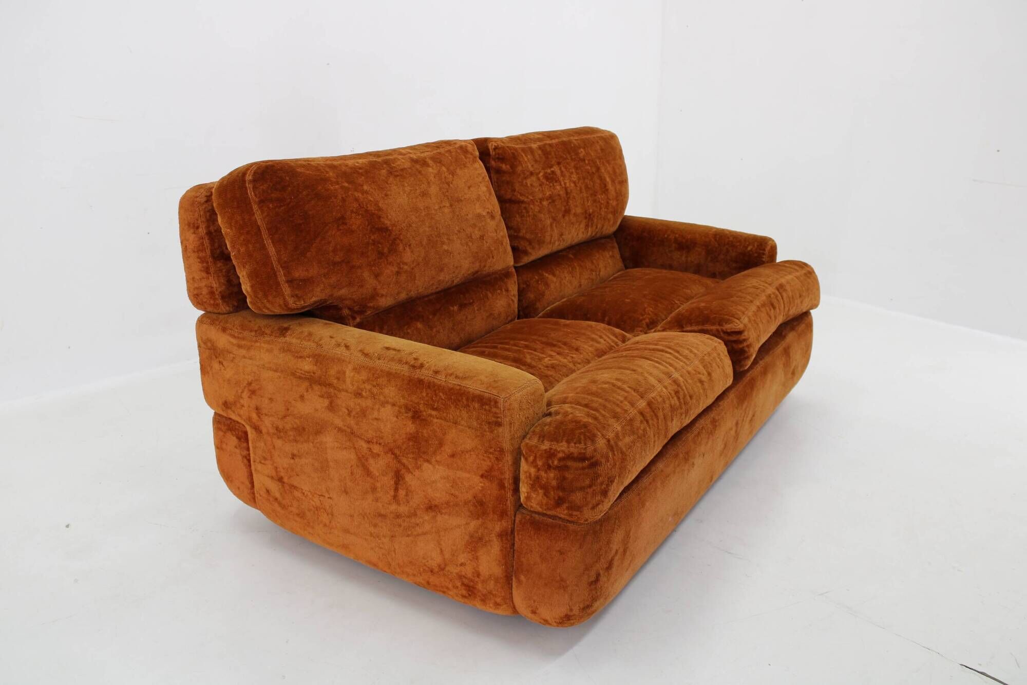 1970s Saporiti 2-Seater Sofa in Velvet, Italy