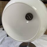 Lampe globe vintage métal chromé et opaline, à poser ou à fixer au mur