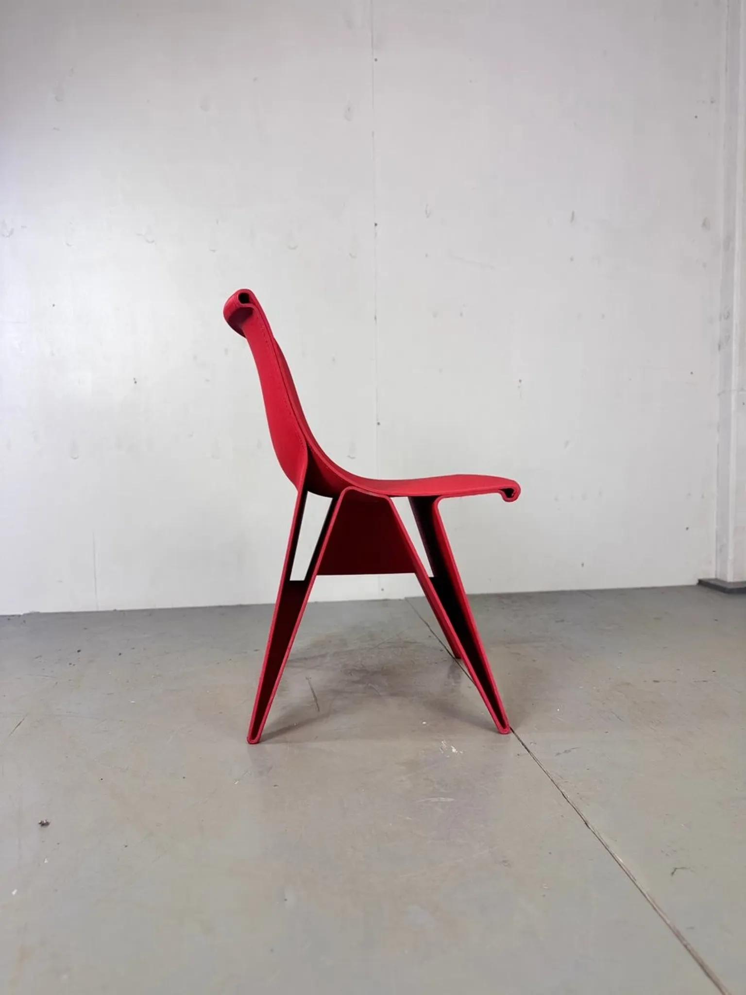 Chaise imprimée au style moderne futuriste et infini attribuée à Dirk van de Kooij, années 2000.