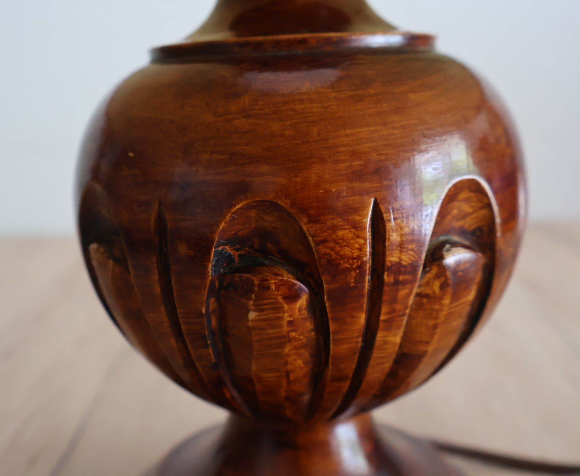 Vintage table lamp in turned wood and fabric lampshade