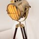 Lampe projecteur marine Maison Coloniale – laiton et acajou mas