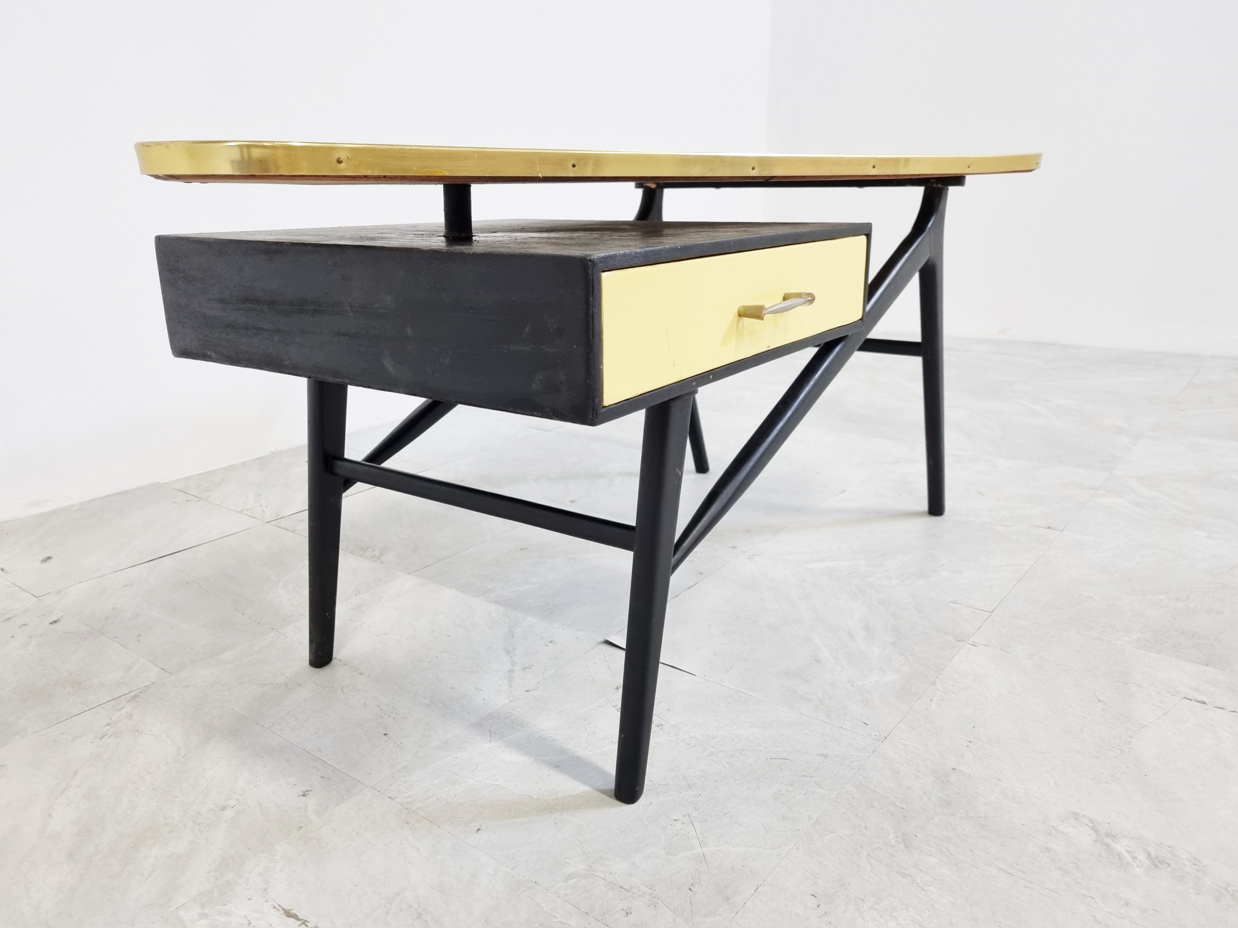 Table basse moderne du milieu du siècle - années 1950