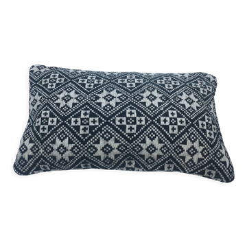 Marine Dokmai cushion