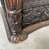 Commode XIXème pin noirci sculpté