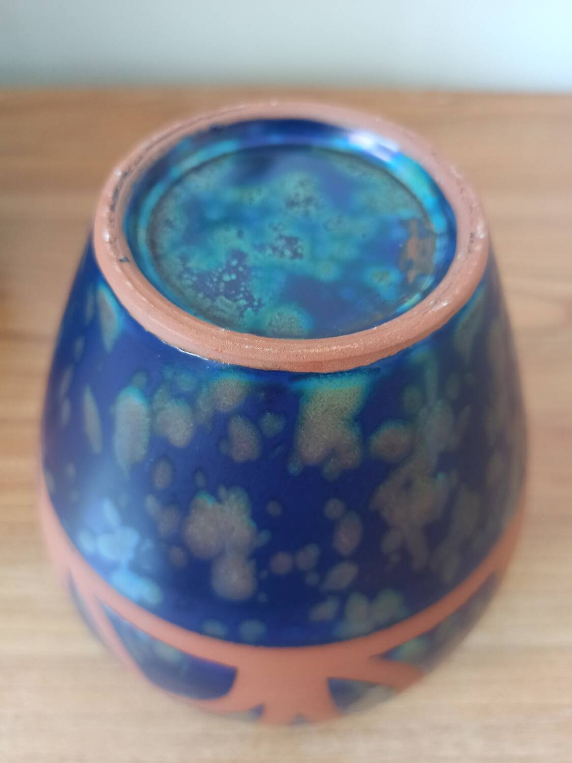 Hand-turned stoneware vase – Iridescent glaze