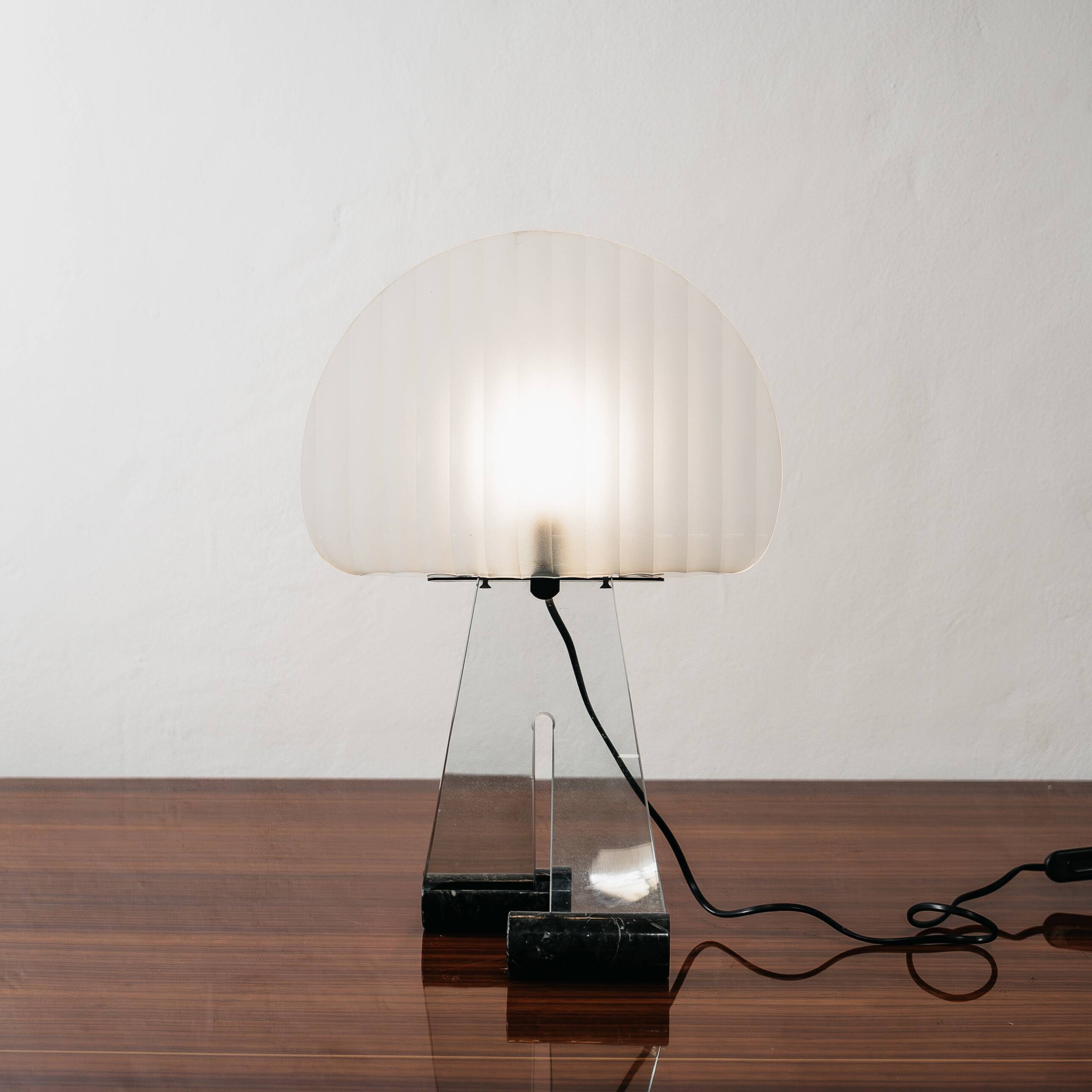 Lampada Da Tavolo Silhouette Design Table Lamp Marble & Glass 1980’s P