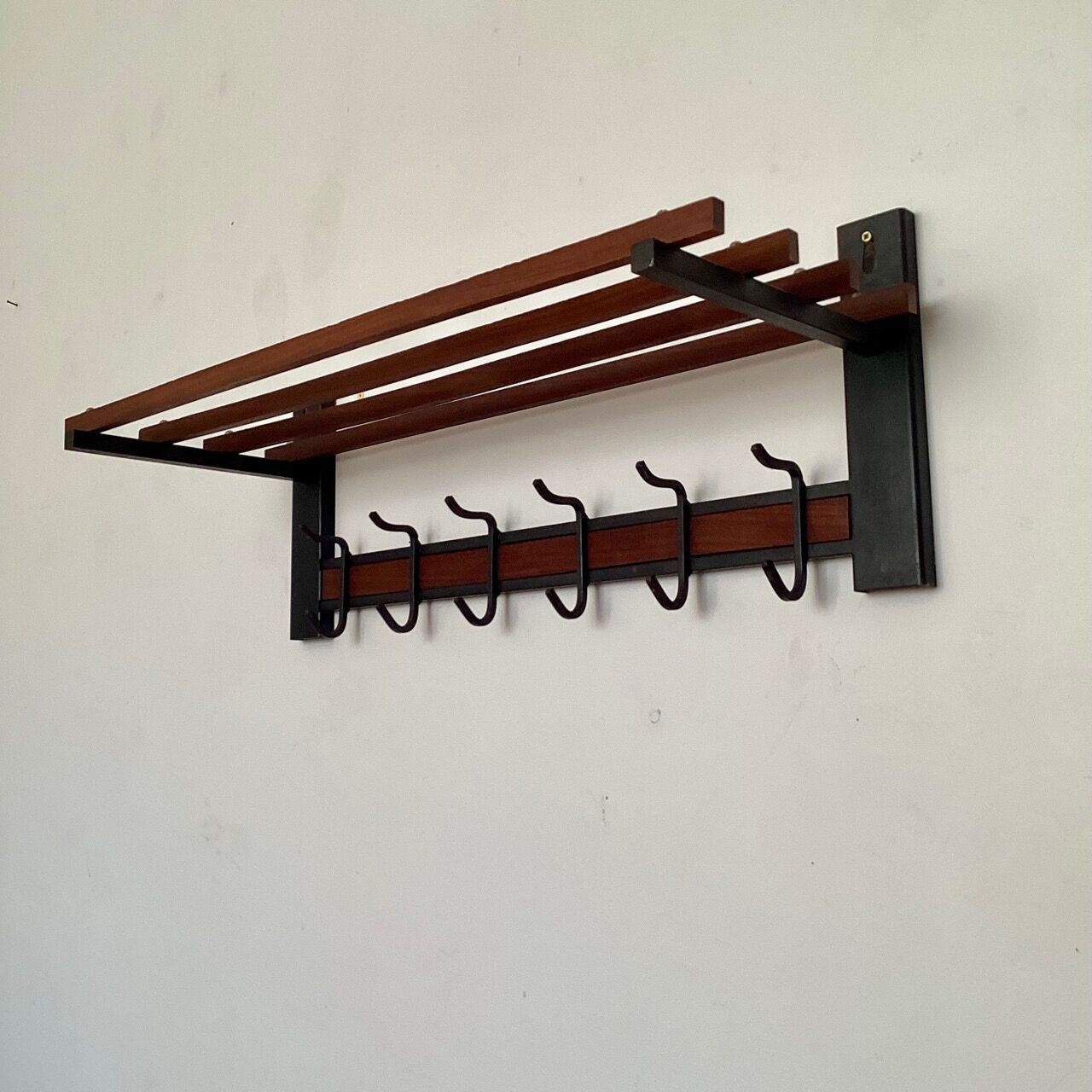 Wall-mounted coat rack