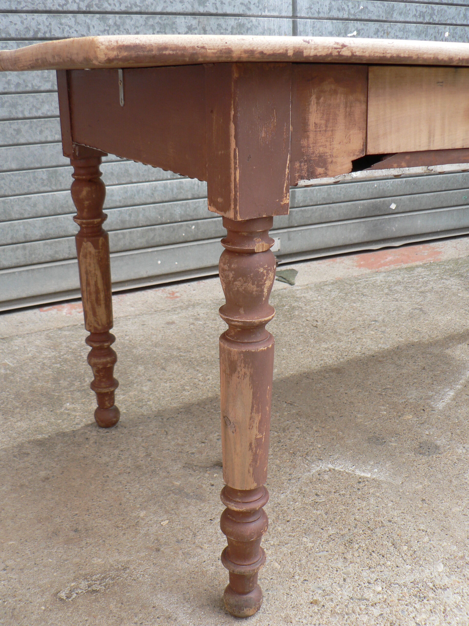 Table de ferme en noyer