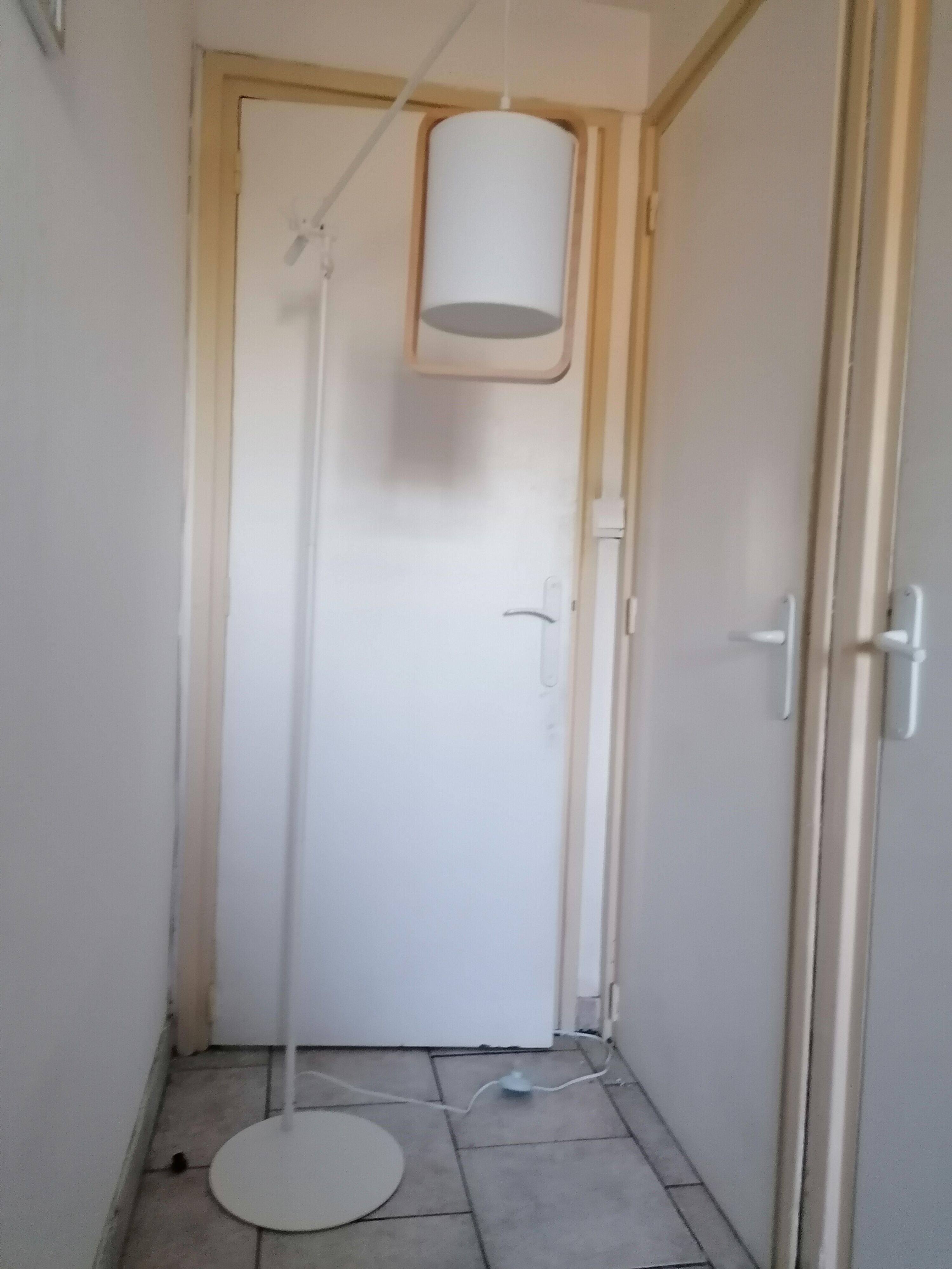 Scandinavian style pendulum lamp