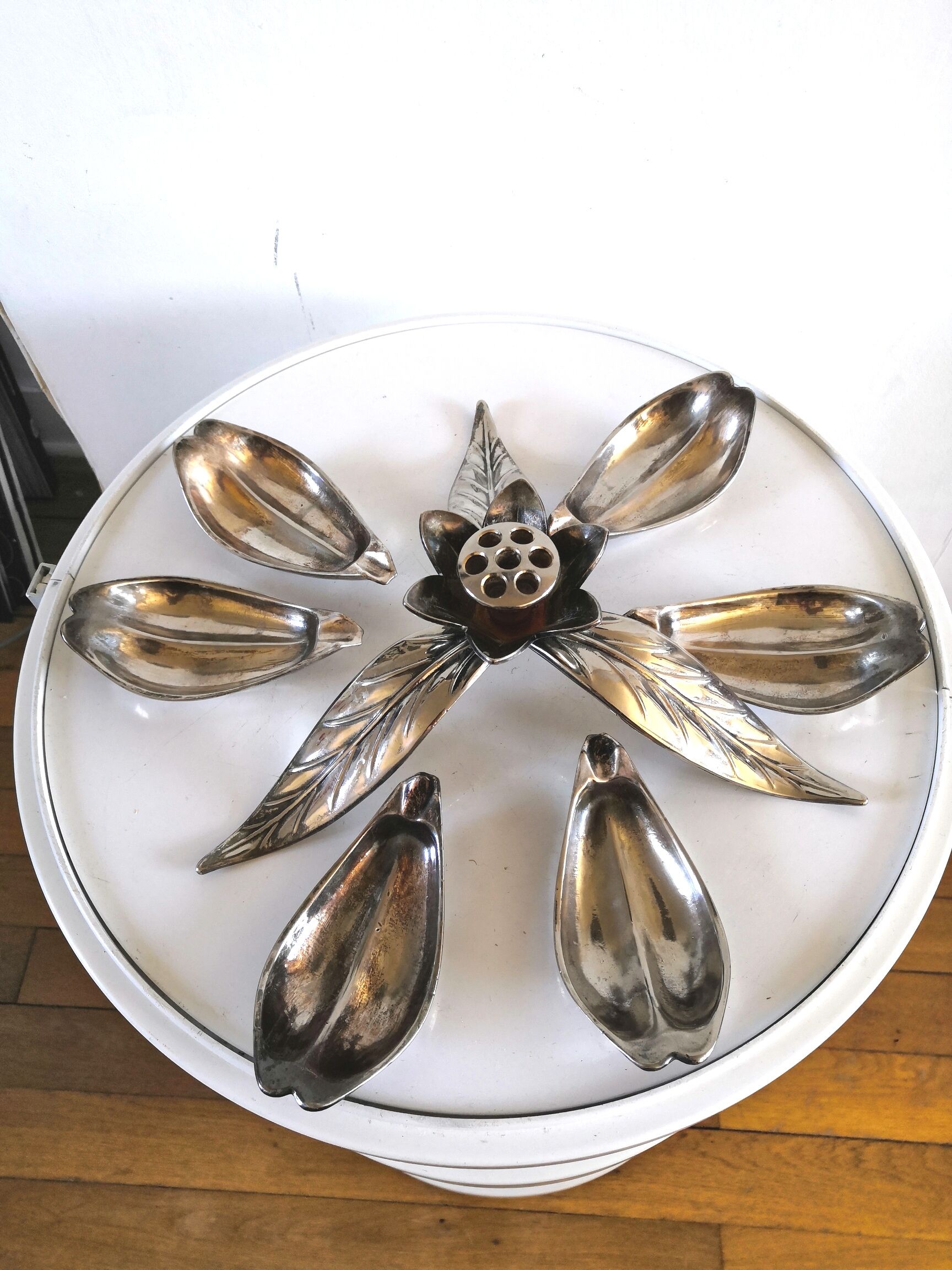 Ashtray flower petals Cenicero WA Italy 60s