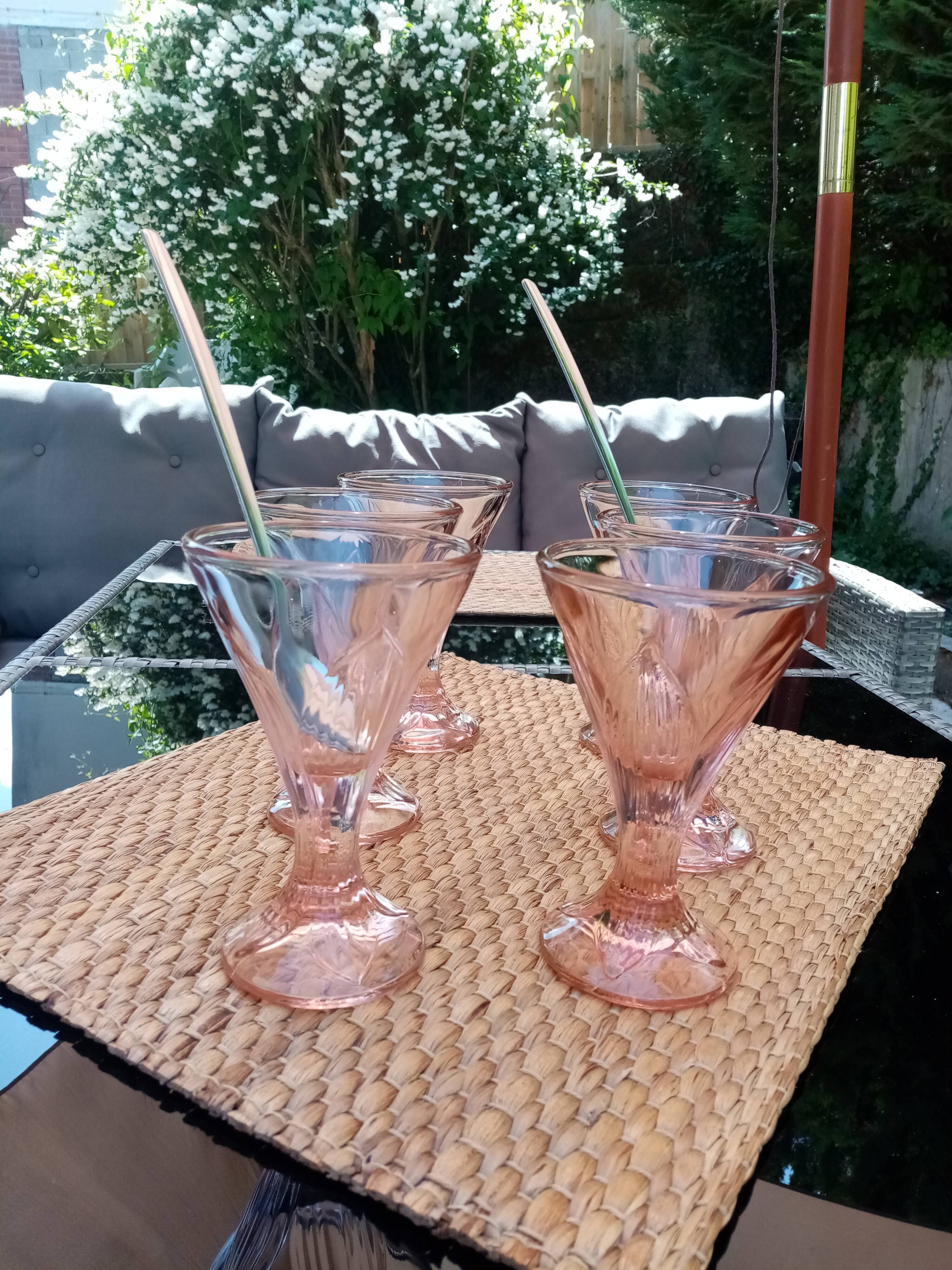 Rosé ice cream cups