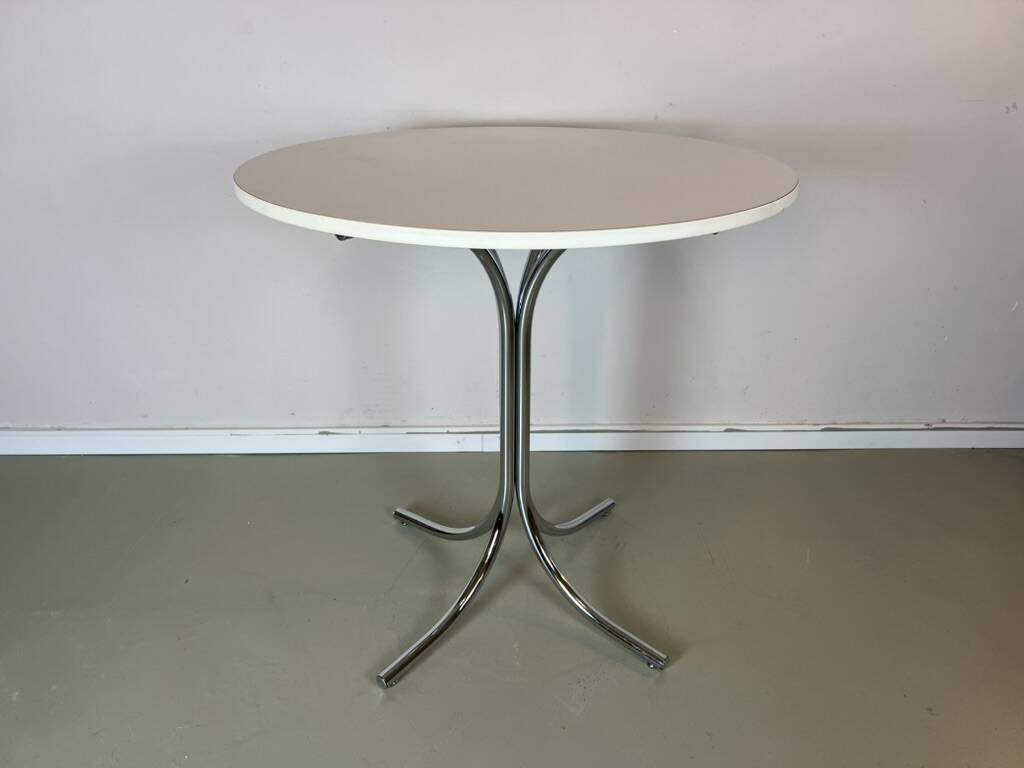 Vintage round white chrome dining table from the 70s.