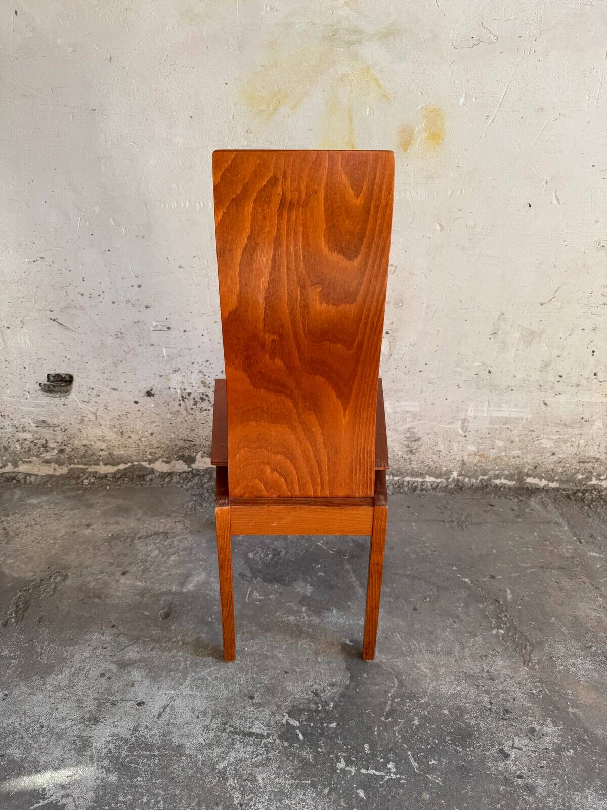 Ensemble de 6 chaises « Molly » en contreplaqué cintré brun cerisier foncé de Finazzer — Postmodernisme italien des années 1980
