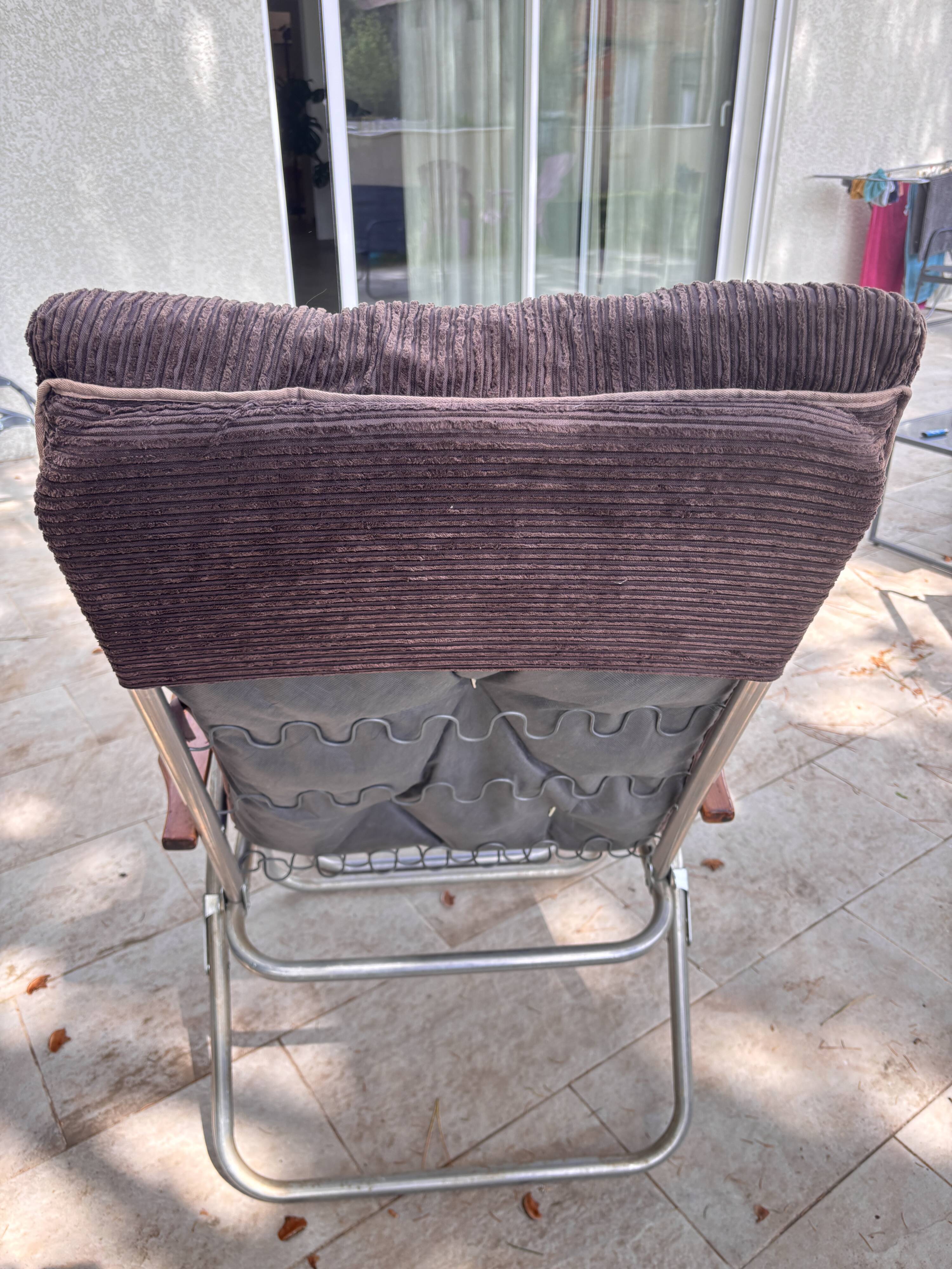 Vintage chaise longue / Recliner armchair